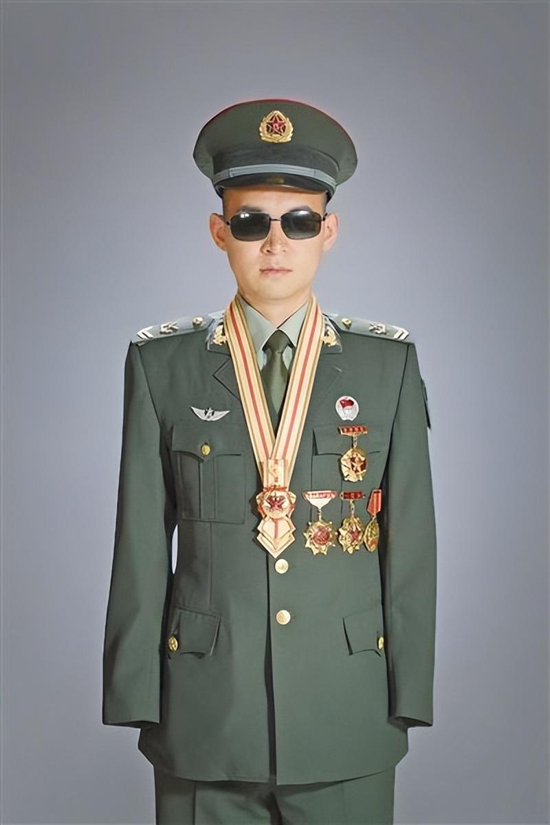 八一勛章獲得者