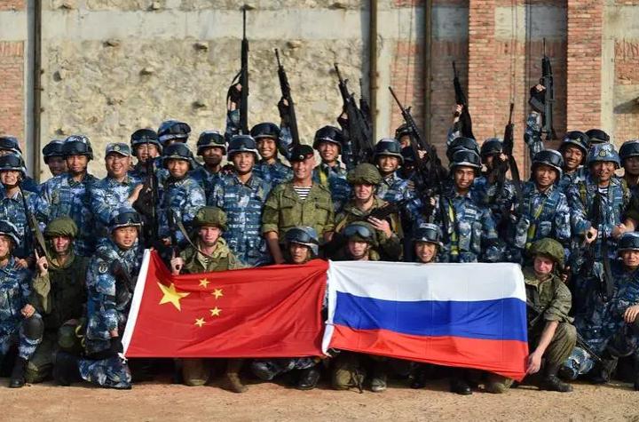 中方五艘水面艦艇參演中俄軍演，展示軍事合作與力量投射的雙向強化，中俄軍演中中方五艘水面艦艇展示軍事合作與力量雙向強化投射能力
