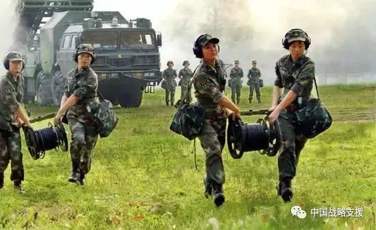 女兵的力量，勇氣、堅韌與平等的象征，女兵的力量，勇氣、堅韌與平等的時代象征