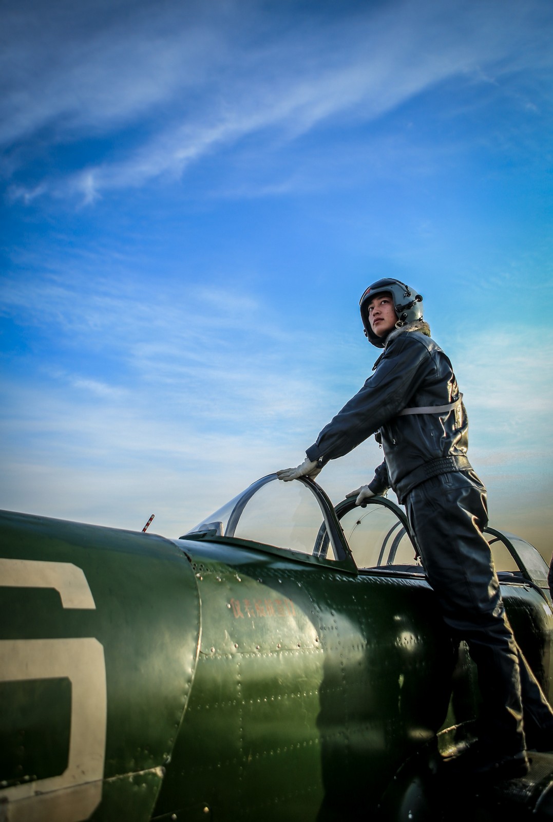 帥氣飛行員圖片大全，魅力與英勇的象征，帥氣飛行員圖片集錦，英勇魅力的象征