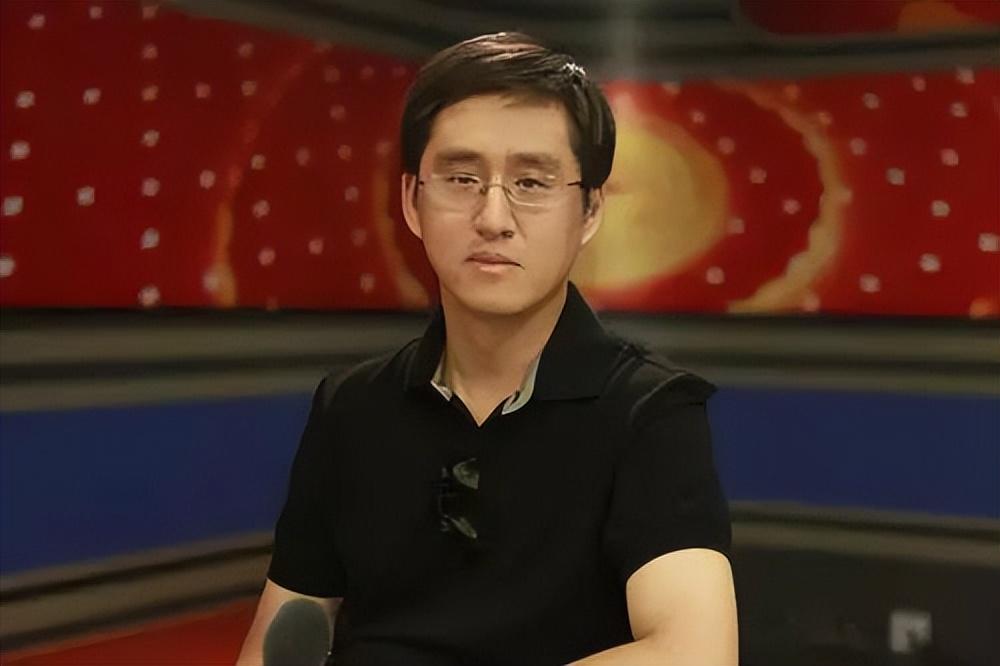 軍事評論家劉曉非簡介，一位深度解析軍事領(lǐng)域的專家，劉曉非，深度解析軍事領(lǐng)域的專家簡介