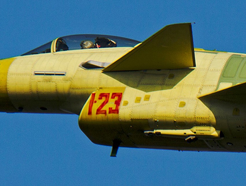 殲-11B能否空中加油，現(xiàn)代戰(zhàn)機(jī)的重要能力解析，殲-11B空中加油能力解析，現(xiàn)代戰(zhàn)機(jī)關(guān)鍵能力探討
