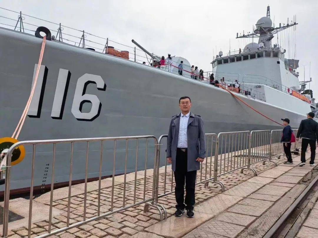 探索中國海軍力量的新篇章，揭秘131艦與石磊的故事，揭秘中國海軍力量新篇章，揭秘艦長石磊與戰(zhàn)艦131的故事