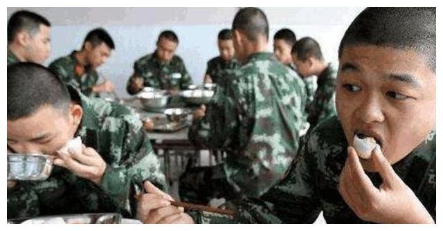 老兵遇見新兵拉練，傳承與啟發(fā)的力量，老兵與新兵拉練，傳承與啟發(fā)的力量交匯