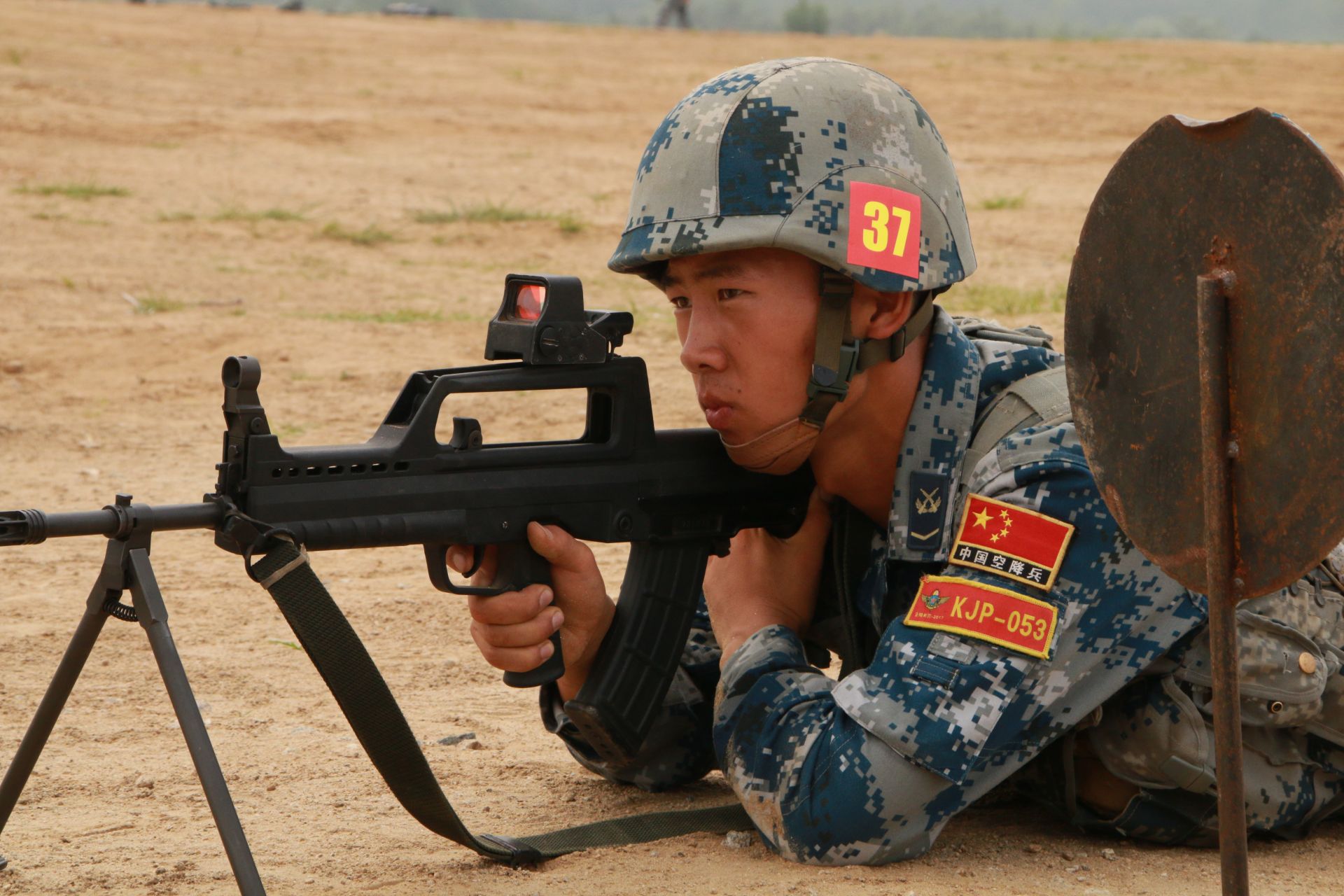 空降兵15軍尖子連隊，精英之師的榮耀與擔當，精英之師，空降兵尖子連隊的榮耀與擔當