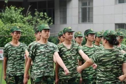 國(guó)慶閱兵中的方隊(duì)，展現(xiàn)國(guó)家力量與榮耀，國(guó)慶閱兵方隊(duì)，展現(xiàn)國(guó)家力量與榮耀瞬間