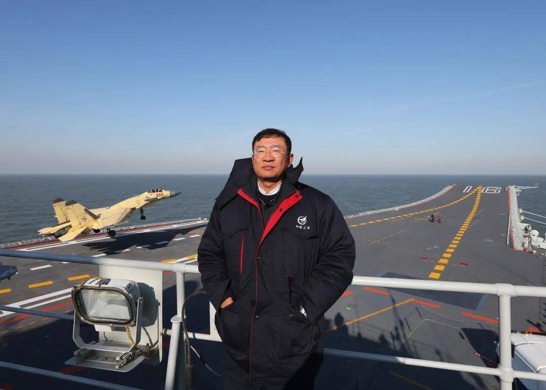遼寧艦陸強(qiáng)強(qiáng)的妻子，背后的故事與默默奉獻(xiàn)，遼寧艦陸強(qiáng)強(qiáng)的妻子，背后的默默奉獻(xiàn)與故事揭秘