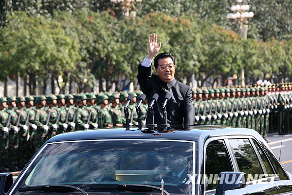 關(guān)于誰是2009年國慶閱兵總指揮的文章，揭秘，誰是2009年國慶閱兵總指揮？