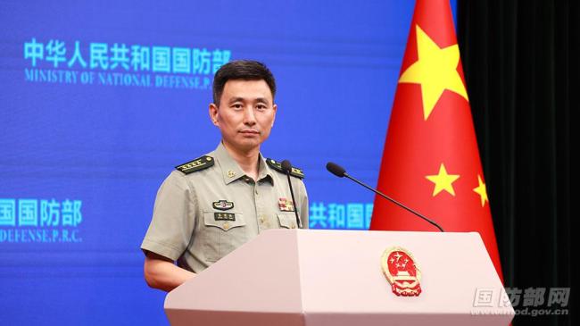 軍事頻道殷曉陽，一位軍事媒體人的風(fēng)采與擔(dān)當(dāng)，軍事媒體人殷曉陽，風(fēng)采展現(xiàn)與擔(dān)當(dāng)精神