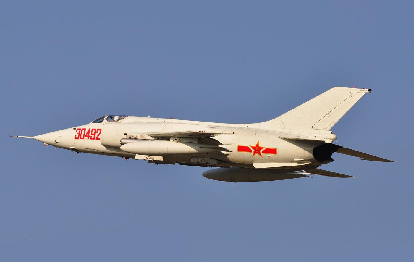 強5攻擊機與殲10的外形相似性探討，強5攻擊機與殲10的外形對比及相似性探討