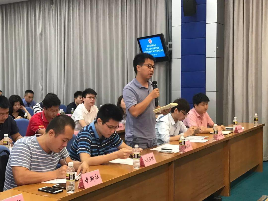 新聞發(fā)布會的功能體現(xiàn)及其重要性，新聞發(fā)布會的功能體現(xiàn)與重要性探討