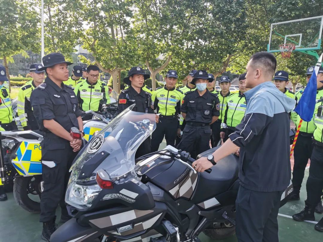 國賓護衛(wèi)隊大隊長高峰，護衛(wèi)榮耀，鑄就傳奇，國賓護衛(wèi)隊大隊長高峰，護衛(wèi)榮耀，傳奇鑄就