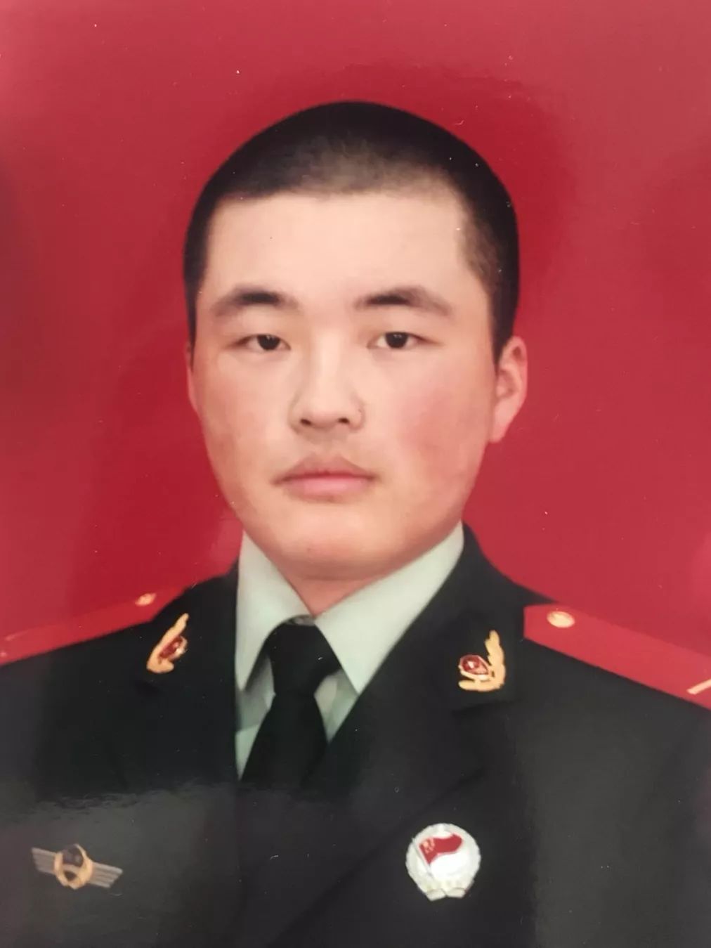老兵不服中尉軍官，傳承與領(lǐng)導(dǎo)力的較量，傳承與領(lǐng)導(dǎo)力的較量，老兵不服中尉軍官的挑戰(zhàn)