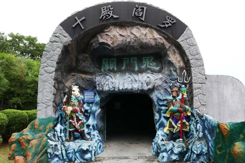 臺(tái)灣海峽軍艦照明燈，守護(hù)安寧的夜間燈塔，臺(tái)灣海峽軍艦照明燈，守護(hù)安寧的夜間燈塔之光