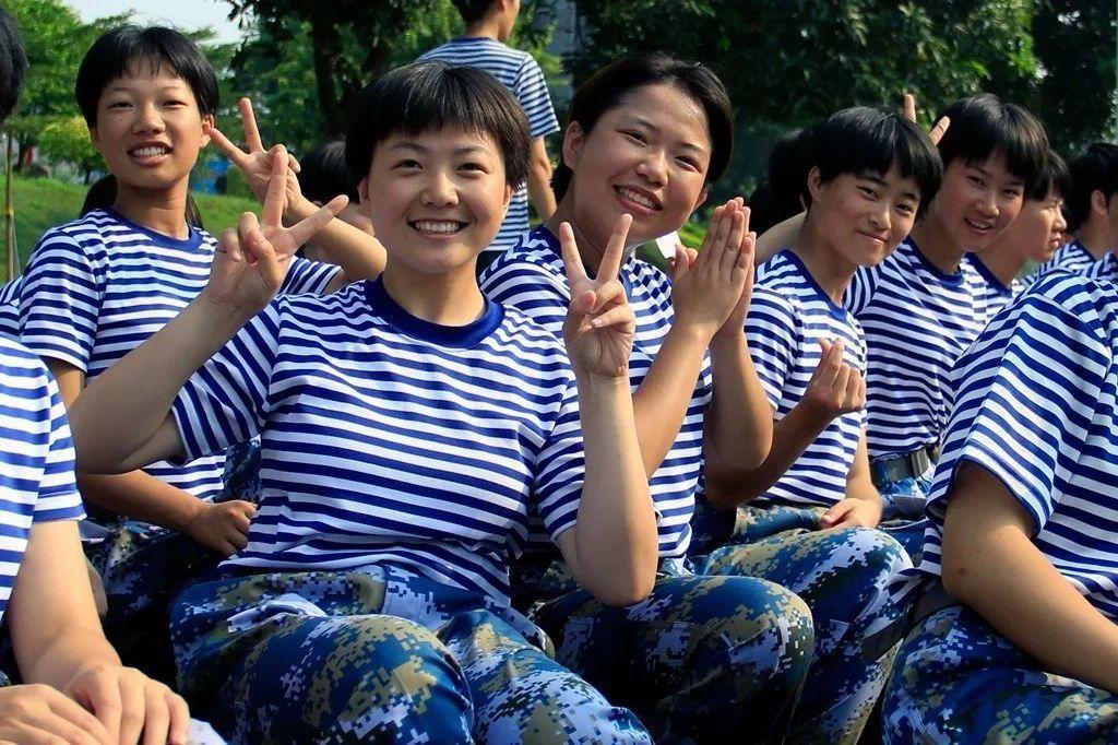 女兵短發(fā)式樣，時尚與力量的完美結(jié)合，女兵短發(fā)時尚，力量與風(fēng)采的完美結(jié)合