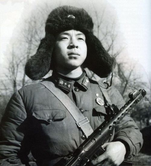 揭秘雷鋒最詭異的照片，探尋背后的故事與真相，揭秘雷鋒詭異照片背后的故事與真相