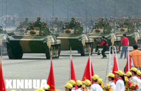 國慶閱兵戰(zhàn)車方隊(duì)，展現(xiàn)國防力量與民族精神，國慶閱兵戰(zhàn)車方隊(duì)，國防力量與民族精神的壯麗展示