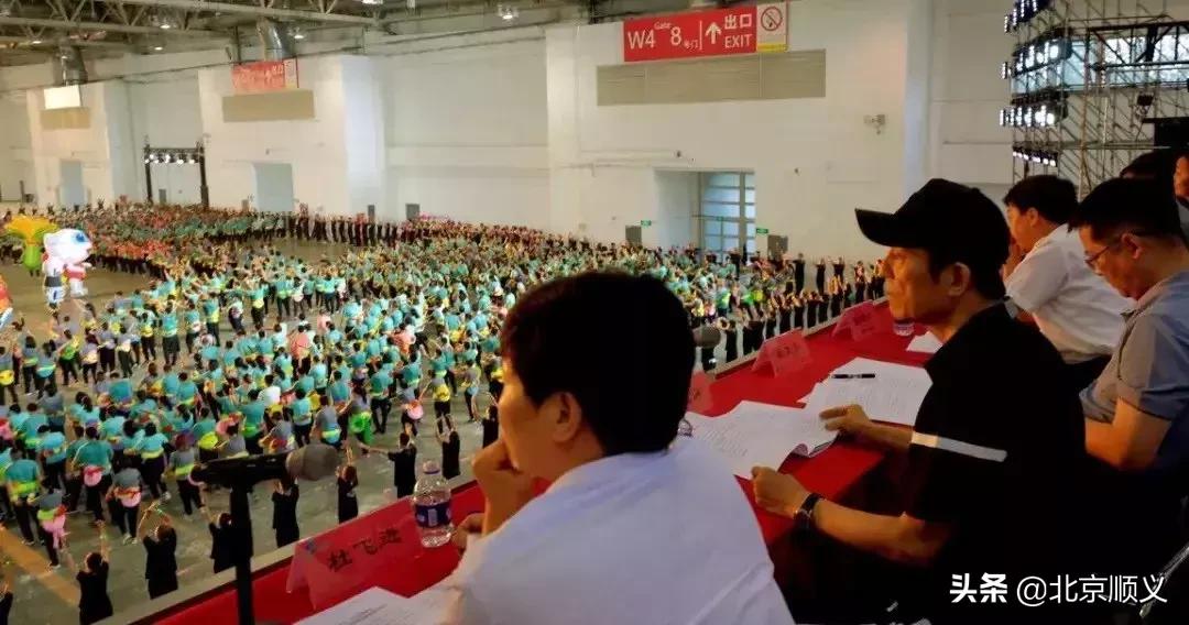 七十周年大閱兵總指揮，榮耀與擔(dān)當(dāng)?shù)南笳?，七十周年大閱兵總指揮，榮耀與責(zé)任的象征