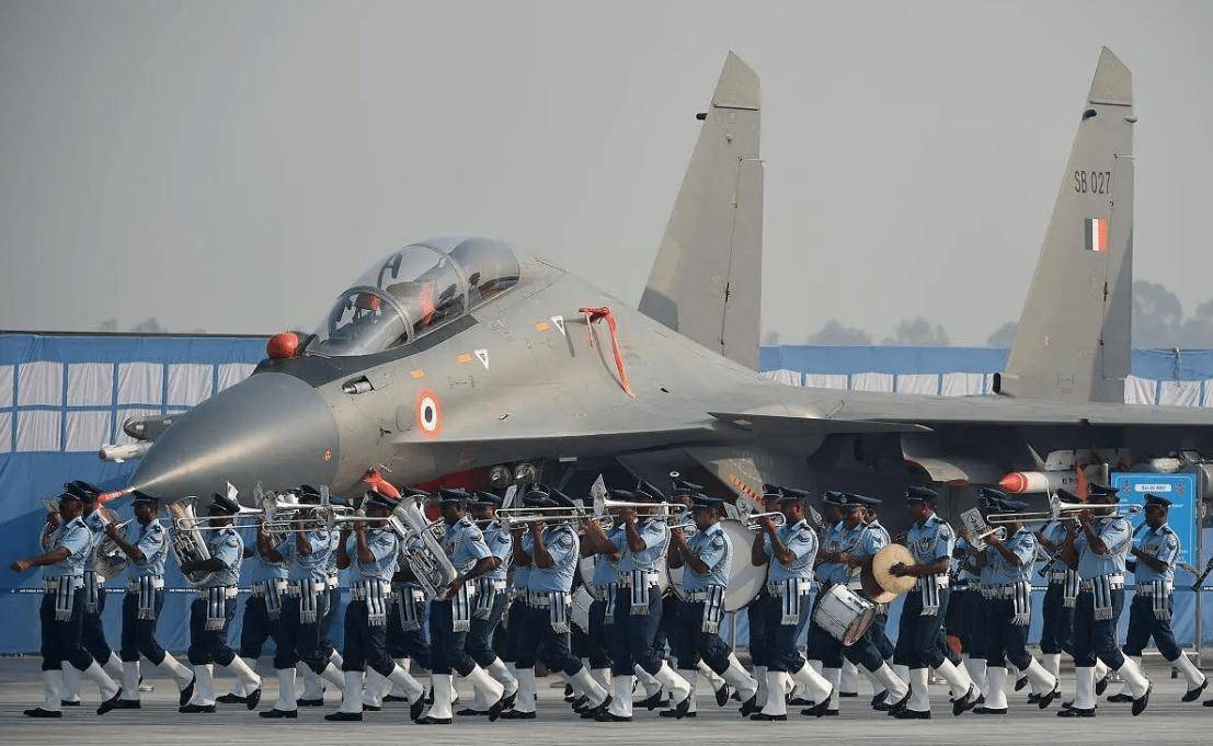 中國空軍實力在亞洲乃至全球的排名，2016年分析，中國空軍實力排名，亞洲領(lǐng)先，全球影響力分析（2016年）