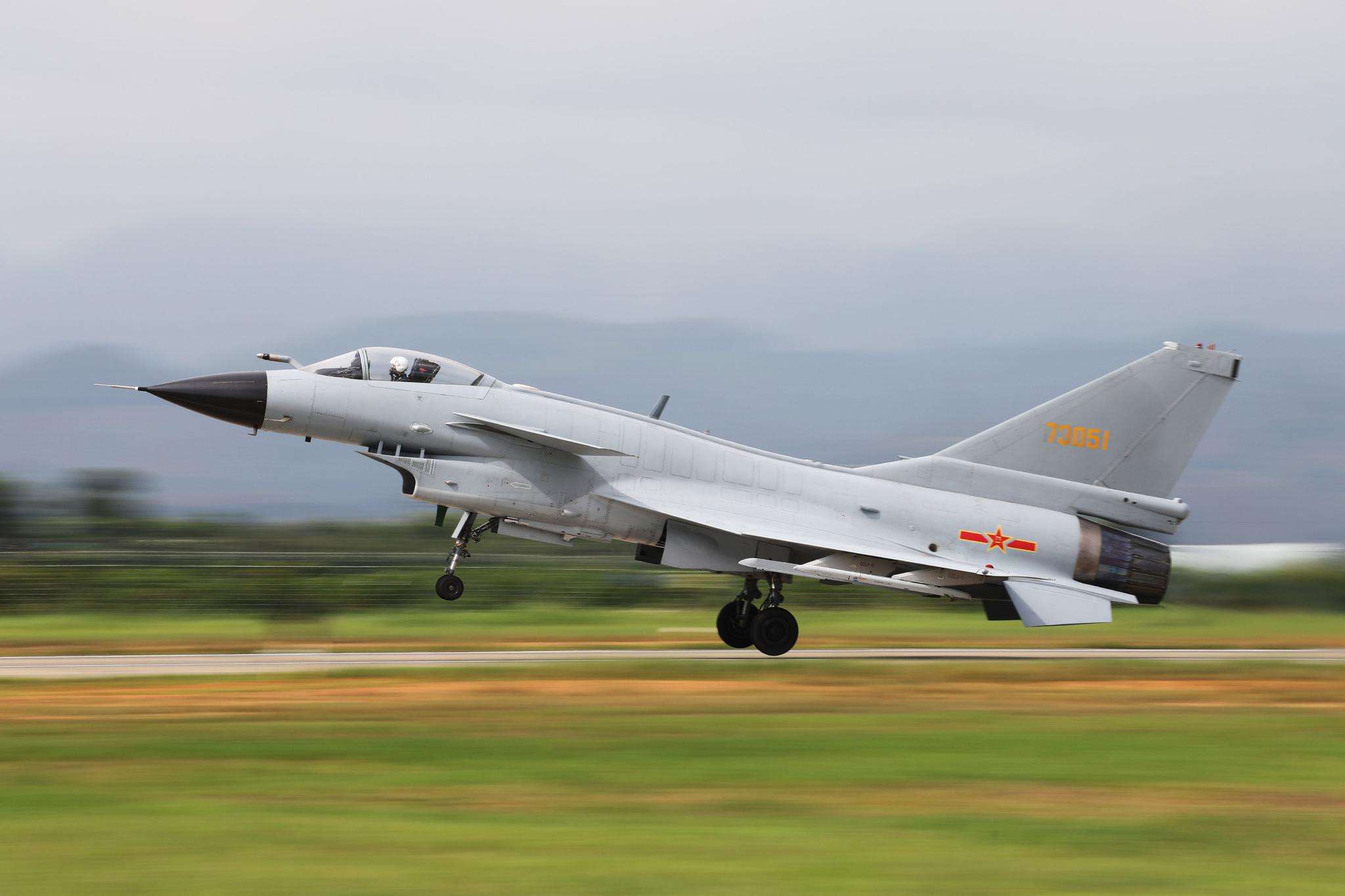 殲-10戰(zhàn)斗機起飛所需的油量分析，殲-10戰(zhàn)斗機起飛油量深度解析