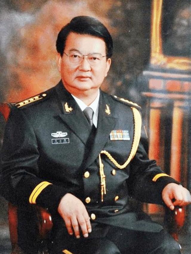 三軍儀仗隊(duì)視頻，四十秒的震撼與榮耀，三軍儀仗隊(duì)四十秒展現(xiàn)震撼與榮耀的瞬間視頻