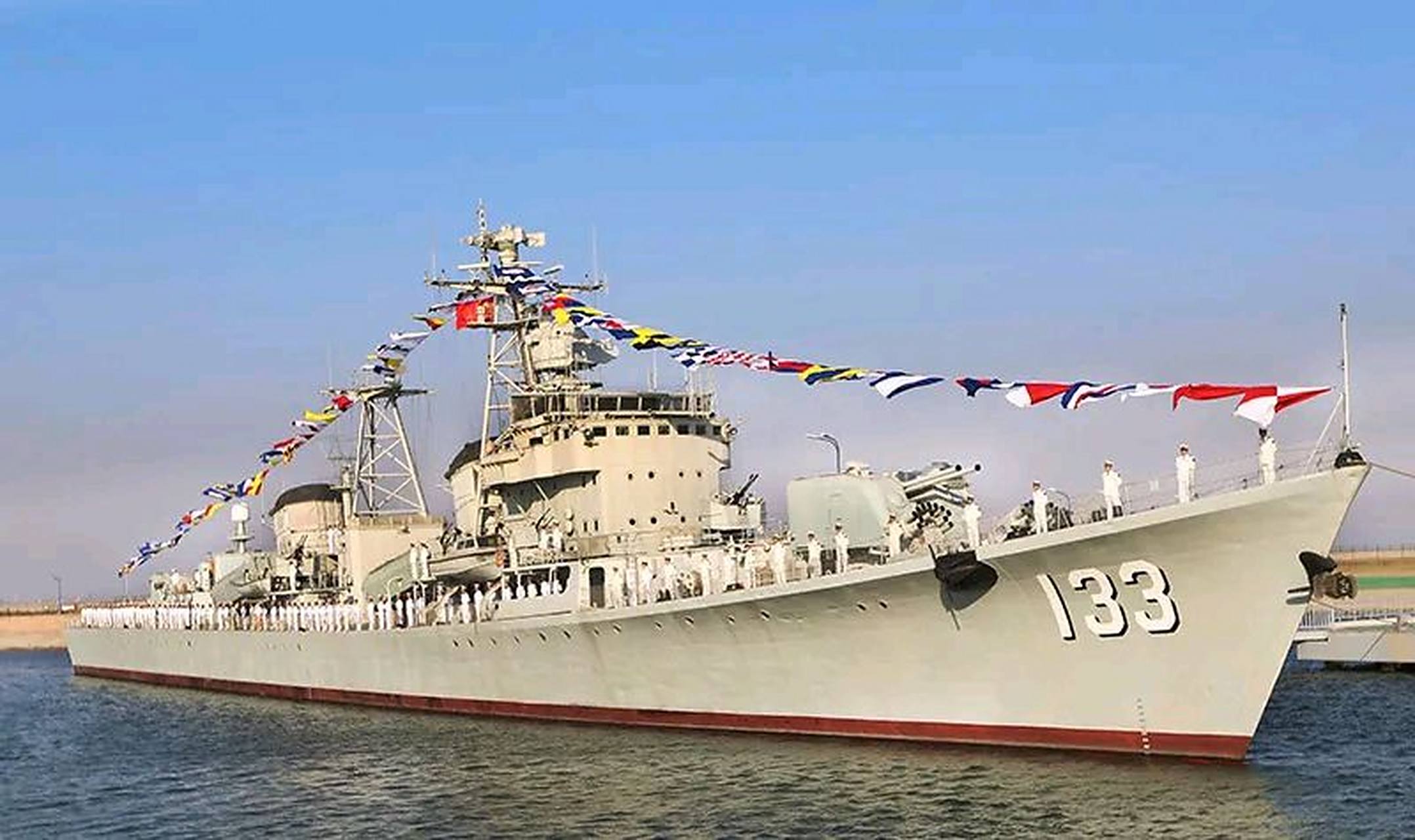 揭秘中國(guó)海軍新利器，133重慶艦，揭秘中國(guó)海軍新利器，重慶艦首度曝光