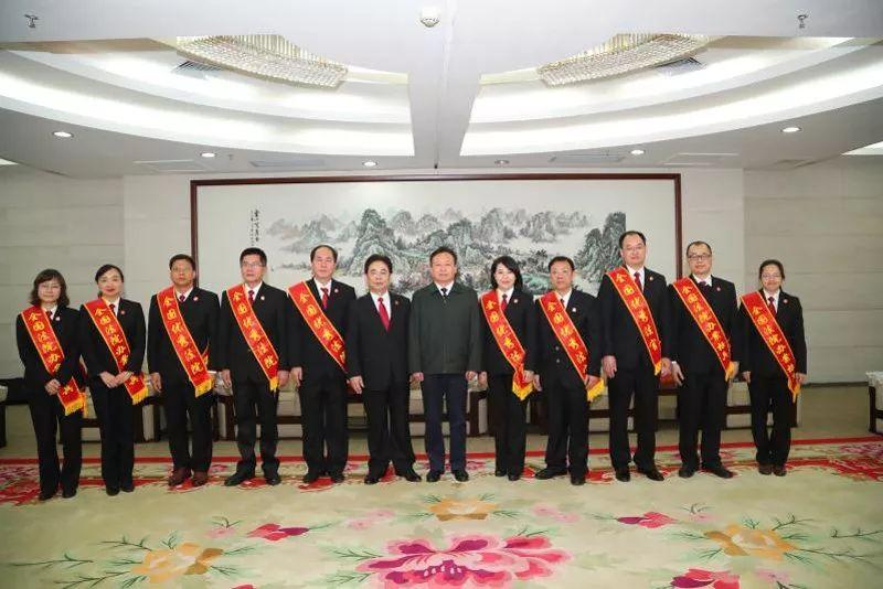 何祥文，一位卓越的人物及其影響，何祥文，卓越人生及其深遠影響