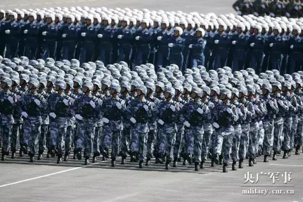 盛世盛典，回顧2009年國(guó)慶節(jié)閱兵完整版，盛世盛典回顧，2009年國(guó)慶節(jié)閱兵全景解析