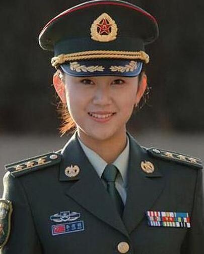閱兵女兵顏值，當(dāng)代女性的風(fēng)采展現(xiàn)，閱兵女兵顏值，當(dāng)代女性風(fēng)采的璀璨展現(xiàn)