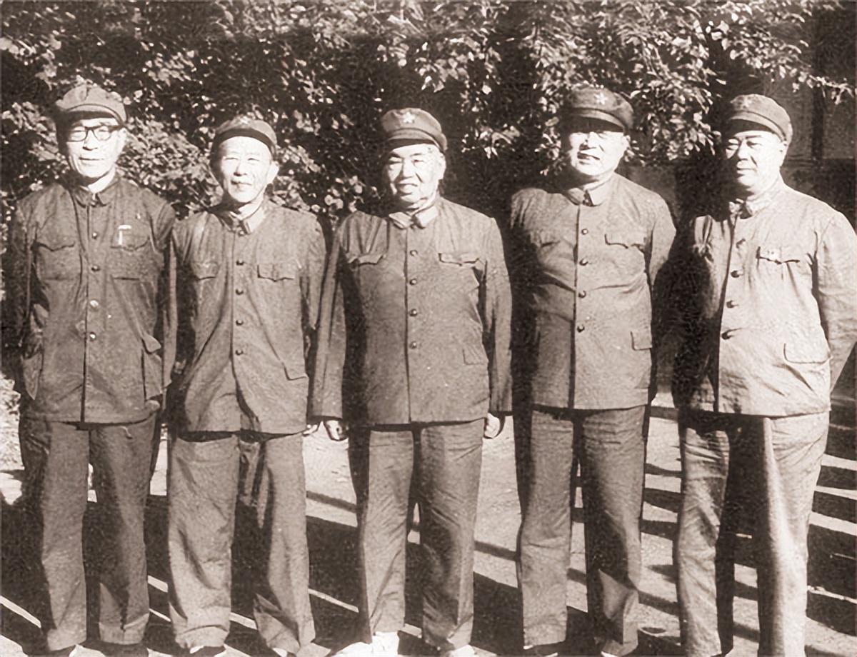 健在開(kāi)國(guó)少將，歷史的見(jiàn)證者，國(guó)家的榮光，健在開(kāi)國(guó)少將，歷史的見(jiàn)證者，國(guó)家之光耀榮光