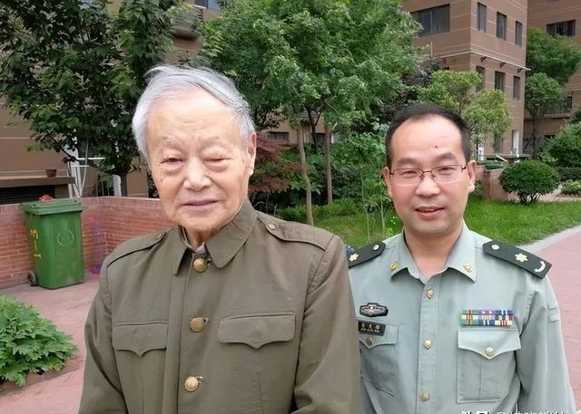 探究二十一世紀(jì)的集團(tuán)陸軍，轉(zhuǎn)型、挑戰(zhàn)與機(jī)遇，二十一世紀(jì)的集團(tuán)陸軍，轉(zhuǎn)型、挑戰(zhàn)與機(jī)遇探究