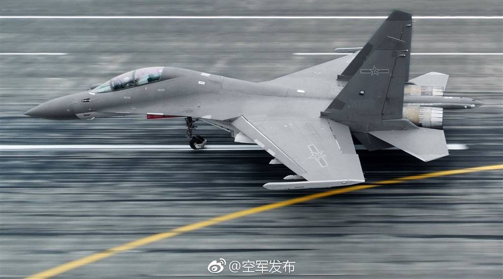 紙折殲-16戰(zhàn)斗機，傳統(tǒng)與現(xiàn)代的完美結合，紙折殲-16戰(zhàn)斗機，傳統(tǒng)與現(xiàn)代的完美融合