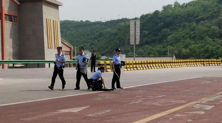 特警反恐突擊車，現(xiàn)代反恐戰(zhàn)爭的重要利器，特警反恐突擊車，現(xiàn)代反恐戰(zhàn)爭的關(guān)鍵利器