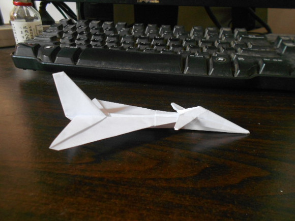 殲-10戰(zhàn)斗機折紙藝術，簡單折紙飛機，飛翔的夢想，殲-10戰(zhàn)斗機折紙藝術，簡單折紙飛機，翱翔夢想之翼