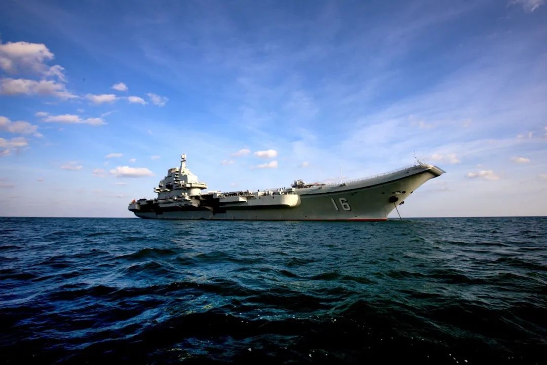 海天雄鷹，遼寧艦艦長扮演者的傳奇人生，海天雄鷹，遼寧艦艦長傳奇人生揭秘