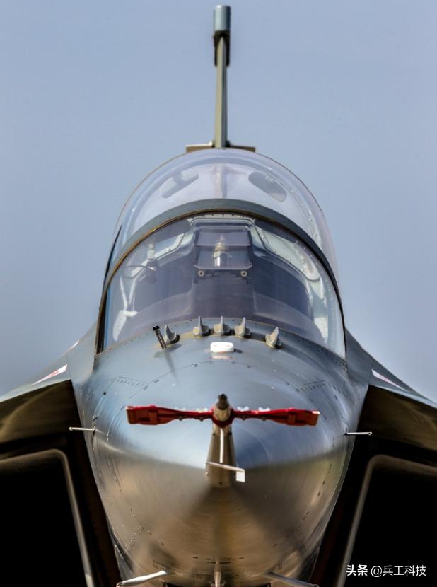 教練機(jī)與戰(zhàn)斗機(jī)的區(qū)別，教練機(jī)與戰(zhàn)斗機(jī)的差異解析