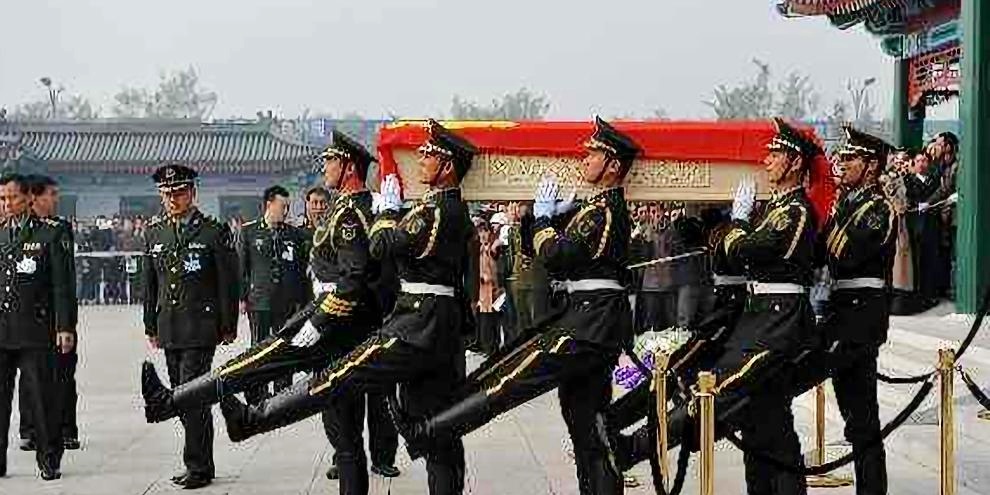 三軍儀仗隊(duì)抬棺英雄，榮耀與責(zé)任，三軍儀仗隊(duì)抬棺英雄，榮耀與責(zé)任的見證者