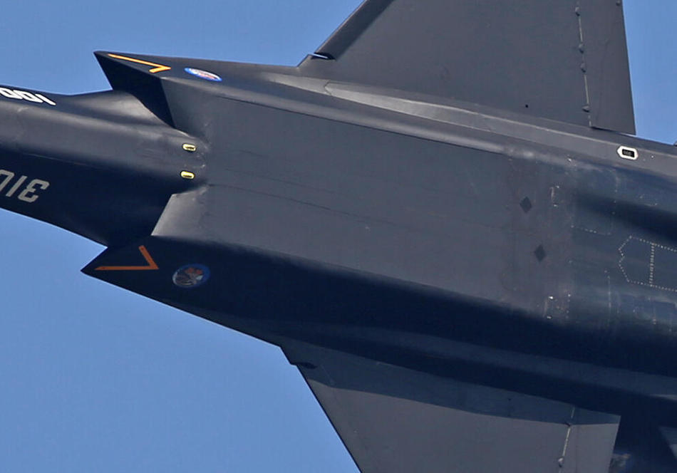 鶻鷹戰(zhàn)機上的鷹，翱翔天際的雄壯與智慧，鶻鷹戰(zhàn)機之雄壯智慧，翱翔天際的雄鷹