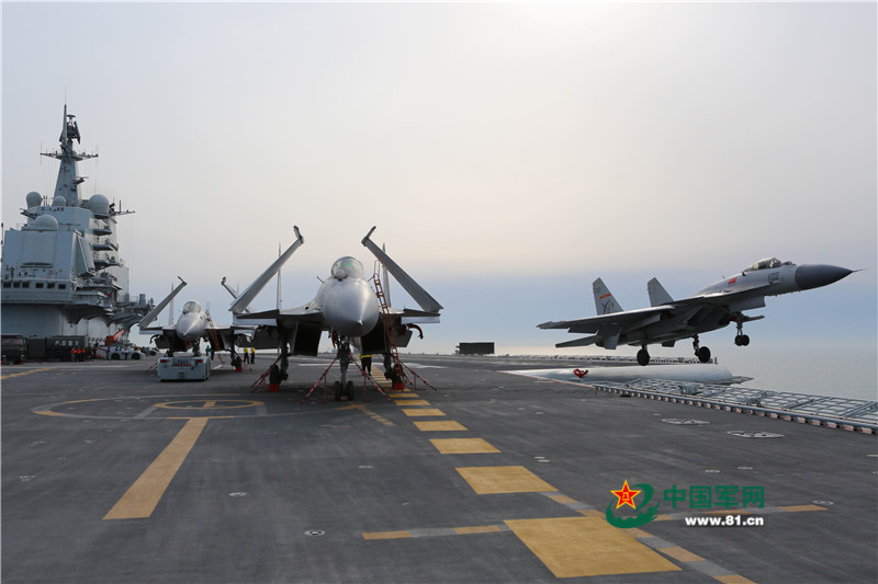 殲-15艦載機試飛，英雄壯志與犧牲的交織，殲-15艦載機試飛，英雄壯志與犧牲的交織歷程