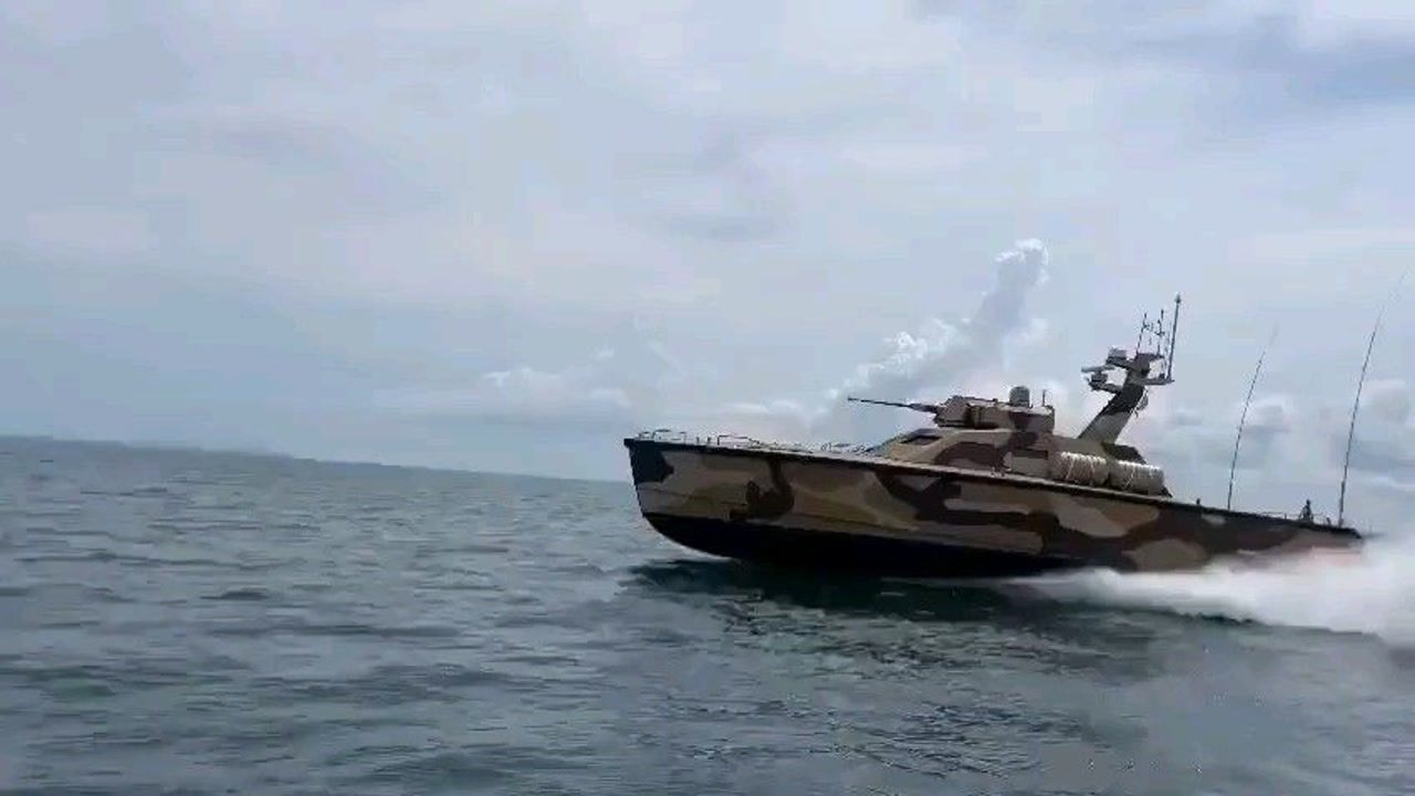 武裝快艇，速度與力量的完美結(jié)合，武裝快艇，速度與力量的巔峰融合