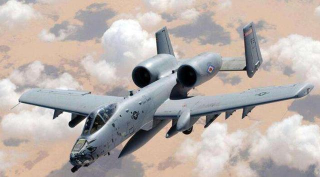 揭秘A-10攻擊機首次實戰(zhàn)經(jīng)歷，空中力量的震撼展現(xiàn)，A-10攻擊機首次實戰(zhàn)揭秘，空中力量的震撼展現(xiàn)