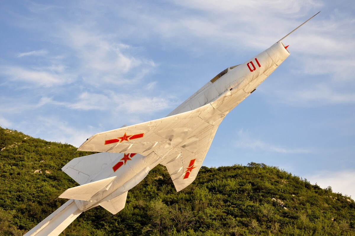 探索殲-12戰(zhàn)斗機(jī)的歷史與風(fēng)采，圖片展示，殲-12戰(zhàn)斗機(jī)的歷史風(fēng)采與圖片展示