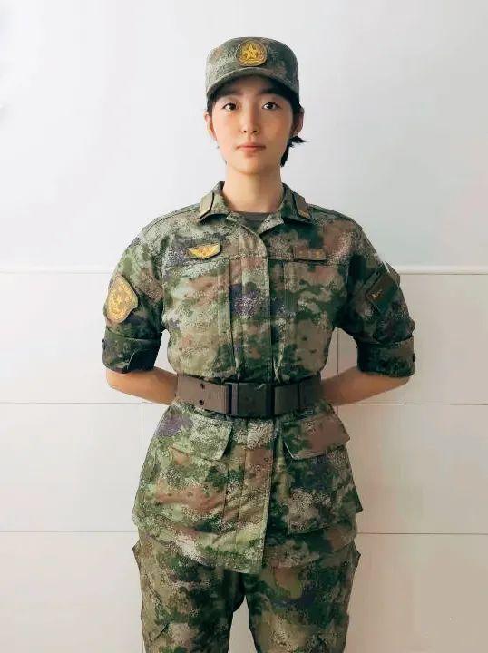 揭秘中國解放軍新一代作訓(xùn)服，功能與時(shí)尚的完美結(jié)合，中國解放軍新一代作訓(xùn)服，功能時(shí)尚完美結(jié)合揭秘