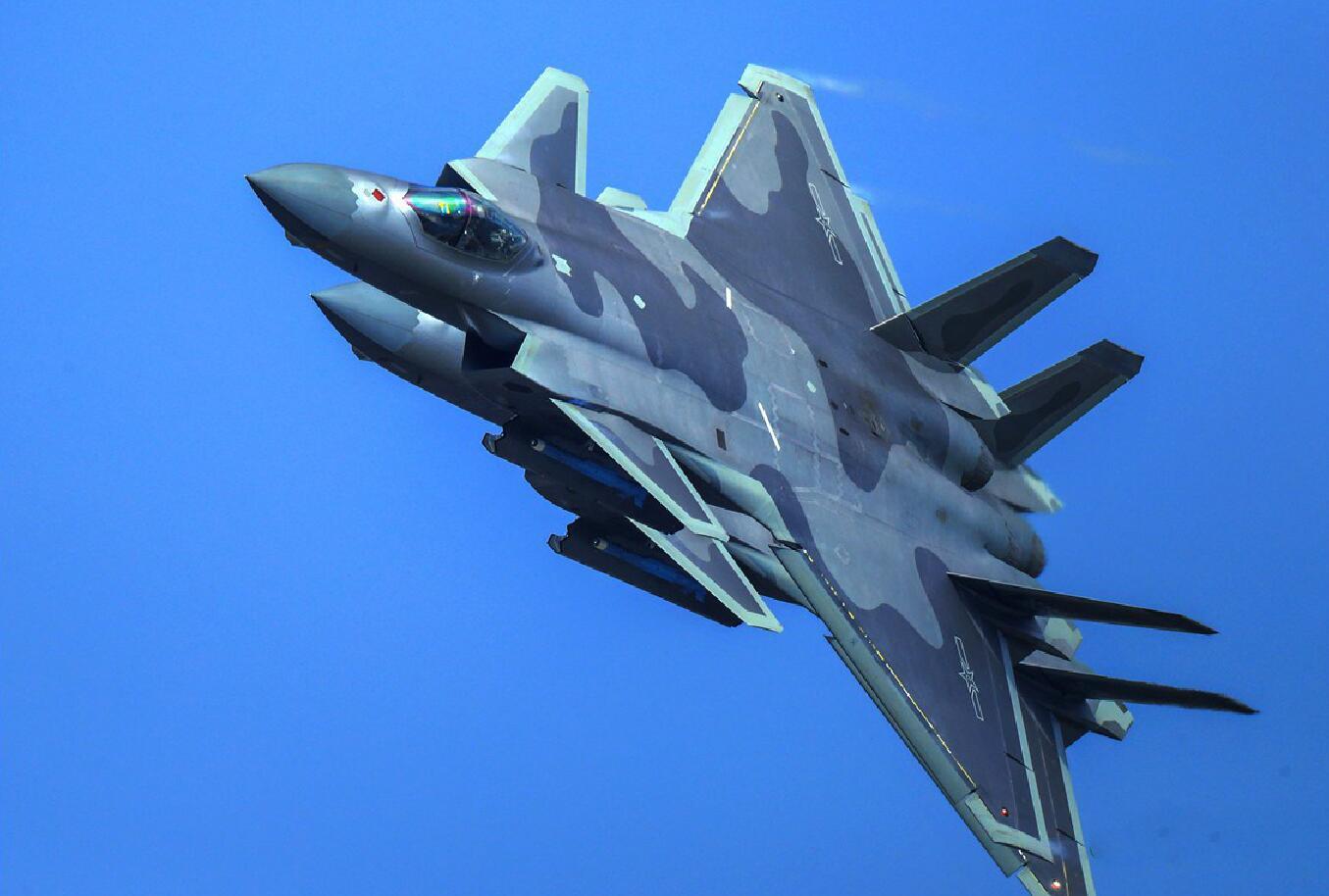 專家殲-20對(duì)比F-22，兩款隱形戰(zhàn)斗機(jī)的深度解析，深度解析，殲-20與F-22隱形戰(zhàn)斗機(jī)的全面對(duì)比