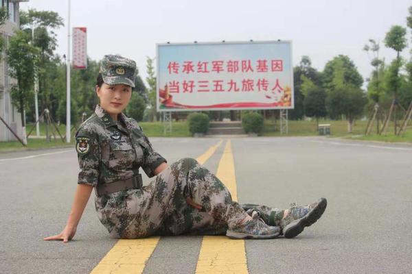 退伍女兵最美短視頻，展現堅韌與柔美的力量，退伍女兵短視頻展現堅韌與柔美力量