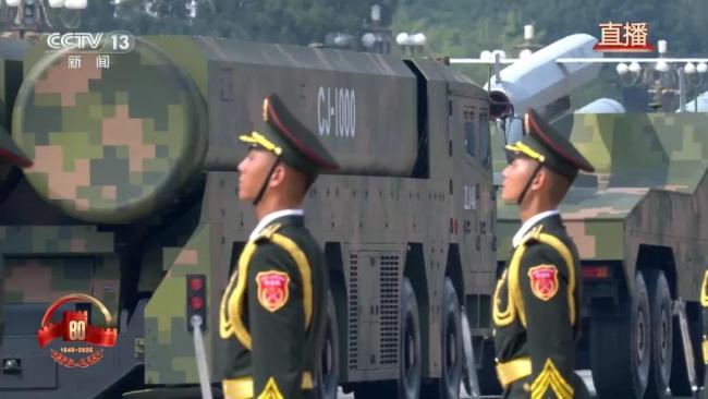 方隊(duì)與梯隊(duì)的差異，組織形態(tài)與功能的探討，方隊(duì)與梯隊(duì)差異探討，組織形態(tài)與功能對(duì)比分析