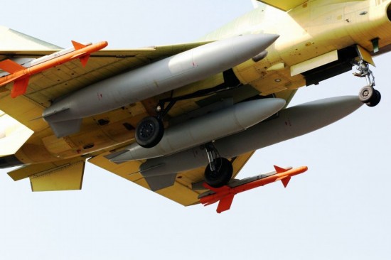 殲-10戰(zhàn)斗機翱翔天際的巡邏使命，殲-10戰(zhàn)斗機，天際巡邏的使命榮耀