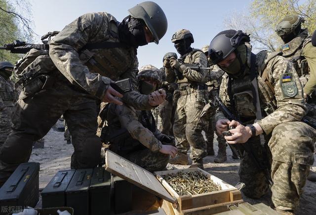 俄軍高效作戰(zhàn)，一天一夜消滅烏軍近千，俄軍高效作戰(zhàn)，一天一夜消滅烏軍近千精銳部隊(duì)