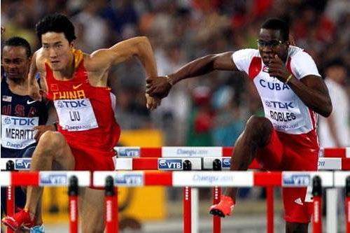 解析96式坦克擊毀T72，技術(shù)比拼與戰(zhàn)術(shù)應(yīng)用，技術(shù)比拼與戰(zhàn)術(shù)應(yīng)用，96式坦克對決T72實戰(zhàn)解析