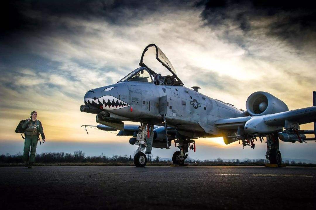 A-10攻擊機，傳奇戰(zhàn)機的黃昏，2024年退役的展望，A-10攻擊機，傳奇戰(zhàn)機的黃昏與未來退役展望